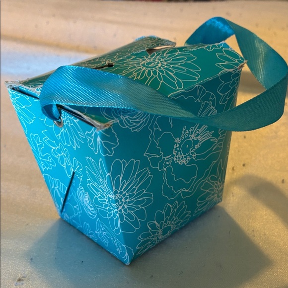 Elegant Blue Agate Slice and Jasper Moon Pendants on 23” Gold Tone Chain - Picture 11 of 12